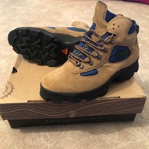 Women’s Nike hiking boots- Never worn before